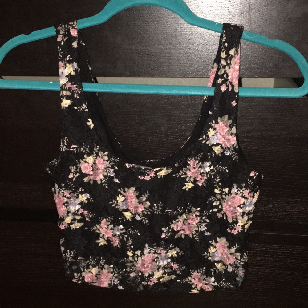 URBAN OUTFITTERS FLORAL LACE TANK CROP TOP